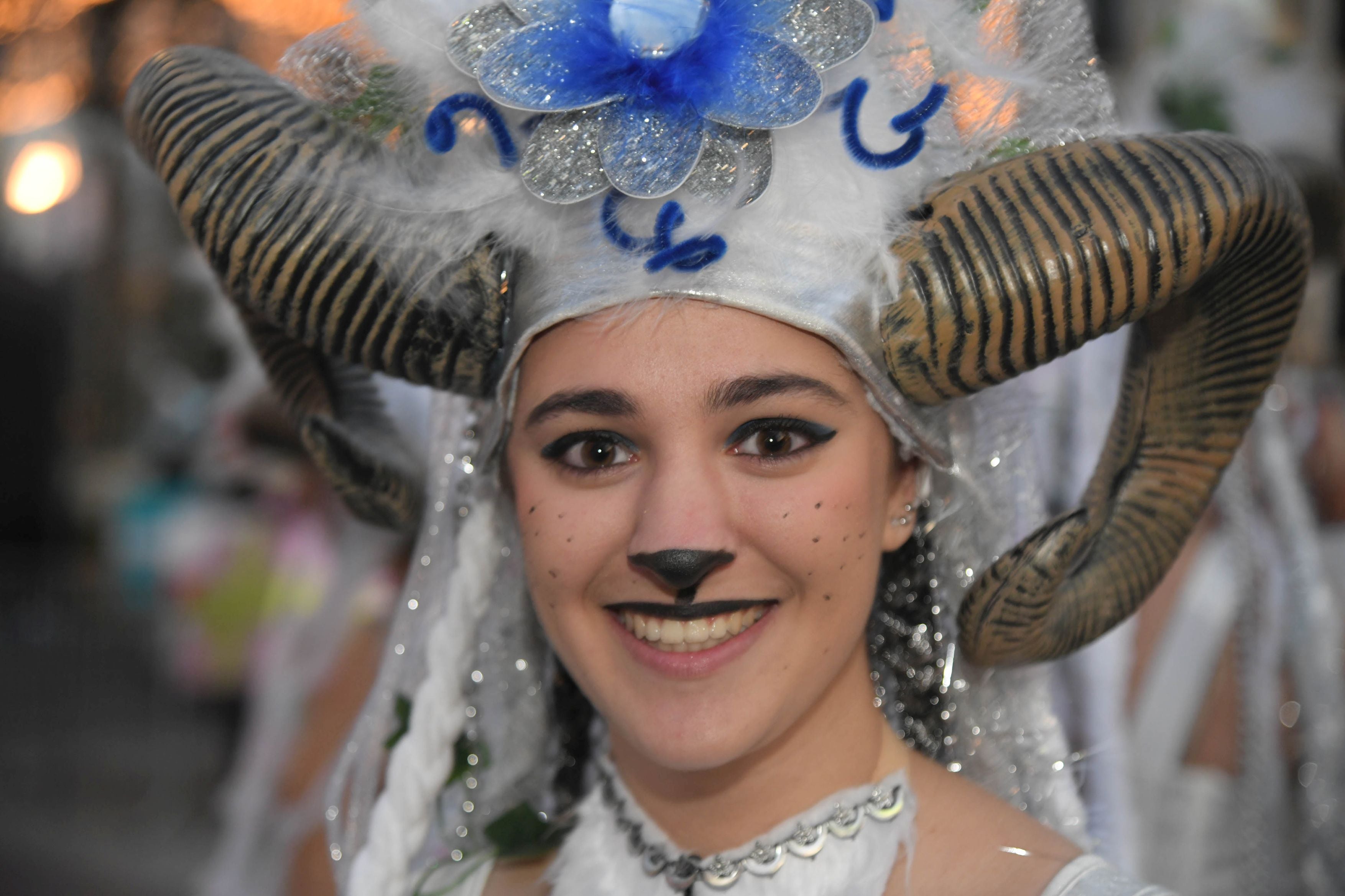 Olentzero y Mari Domingi, en el desfile de la tarde en Donostia.
