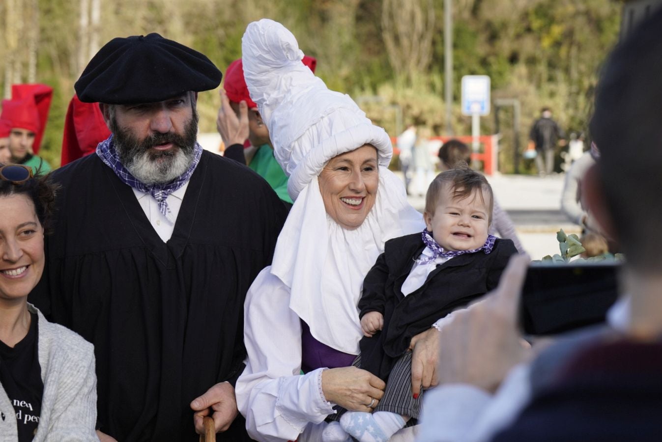 Fotos: Olentzero y Mari Domingui reparten ilusión en Donostia