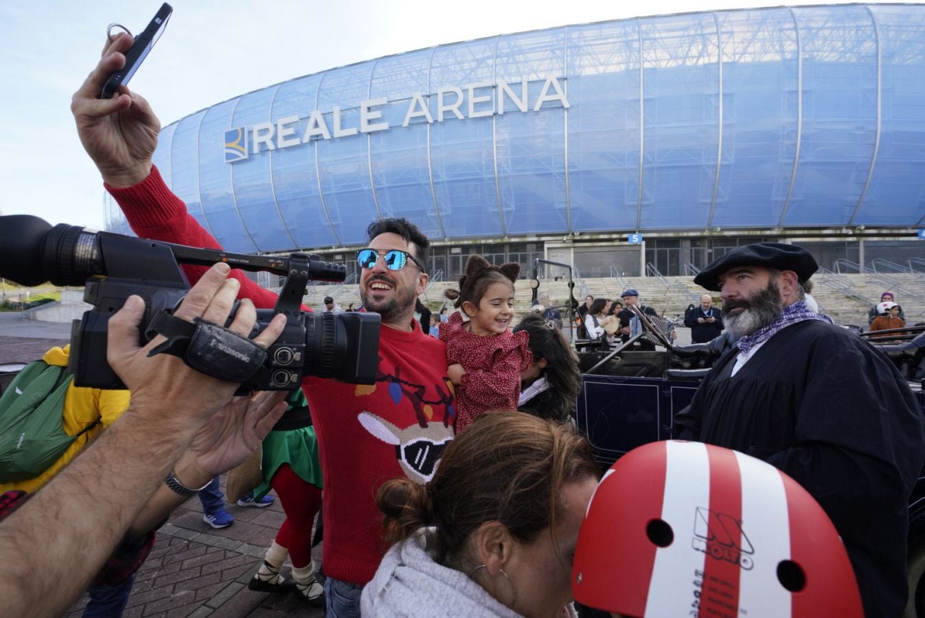 Fotos: Olentzero y Mari Domingui reparten ilusión en Donostia