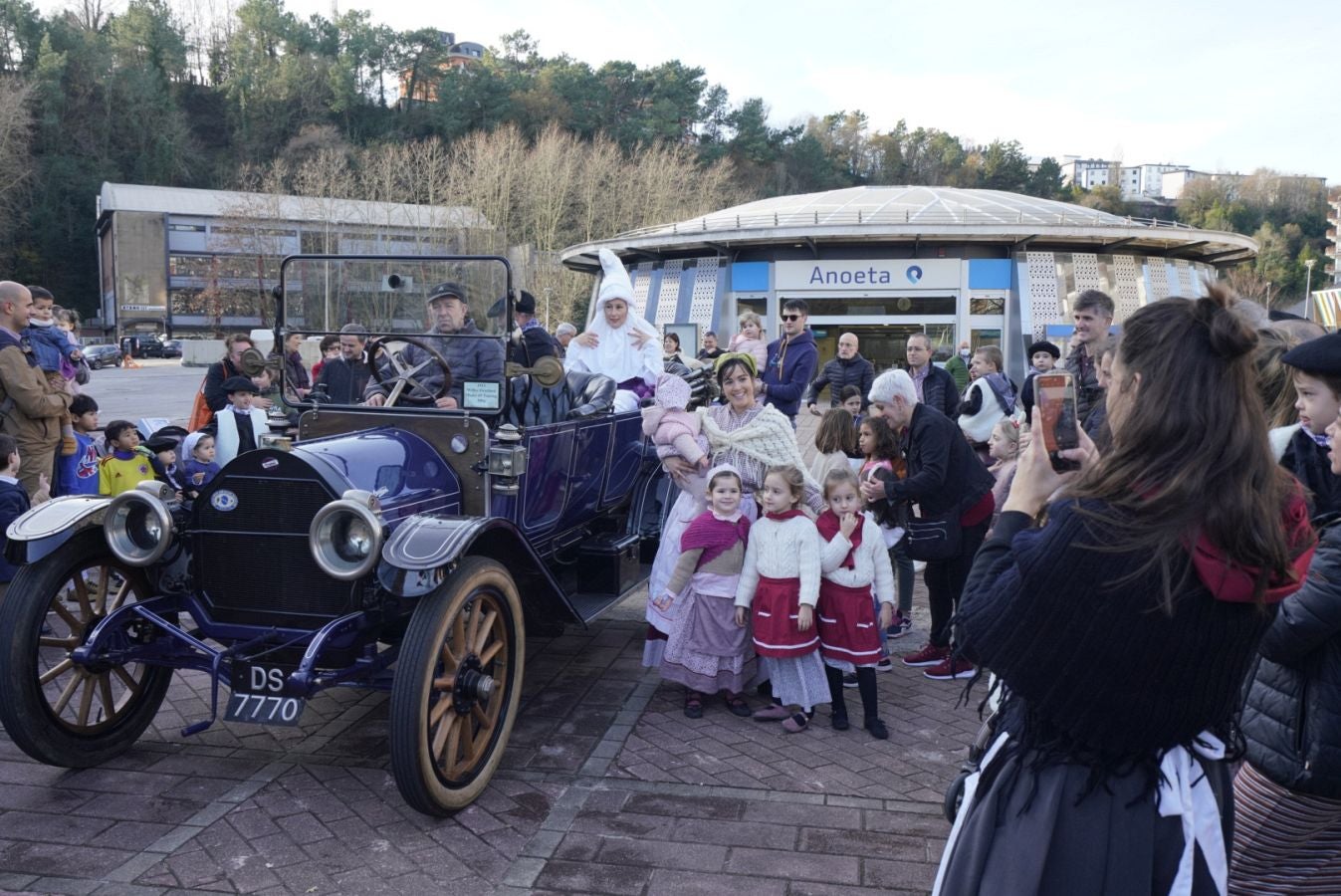 Fotos: Olentzero y Mari Domingui reparten ilusión en Donostia