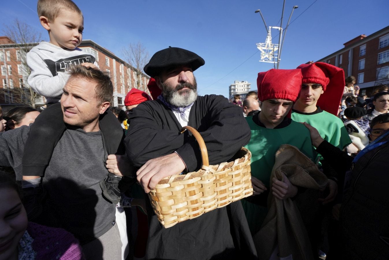 Fotos: Olentzero y Mari Domingui reparten ilusión en Donostia