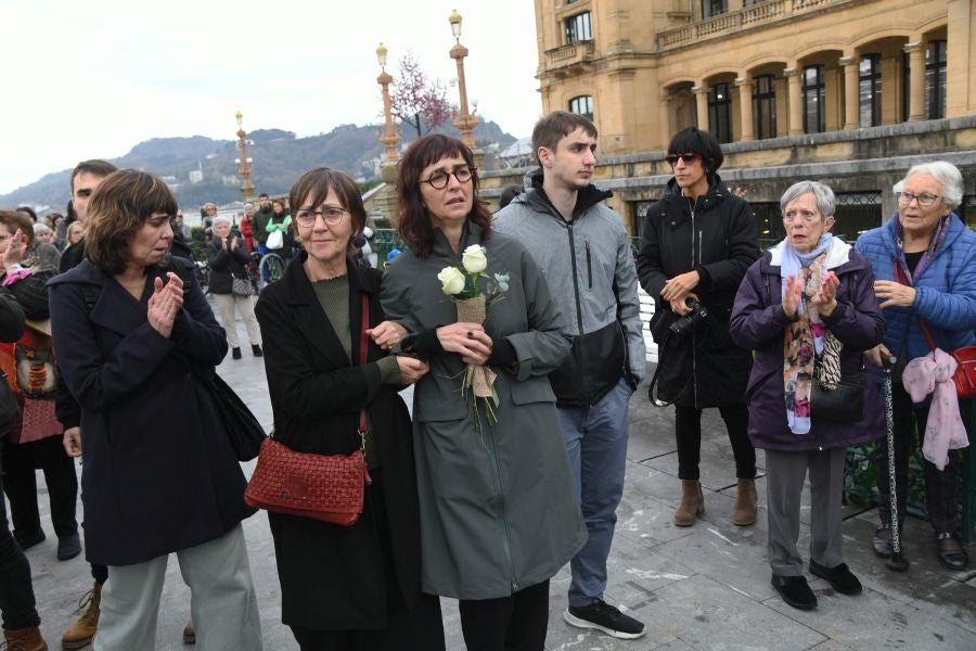 Fotos: Dolor y lágrimas en la concentración en recuerdo a Lukas Agirre