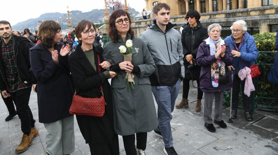 Fotos: Dolor y lágrimas en la concentración en recuerdo a Lukas Agirre
