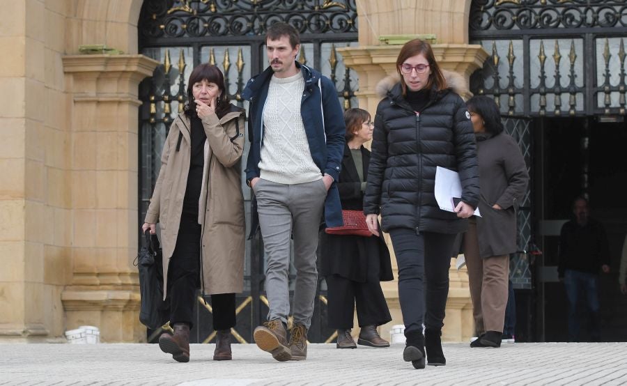 Fotos: Dolor y lágrimas en la concentración en recuerdo a Lukas Agirre