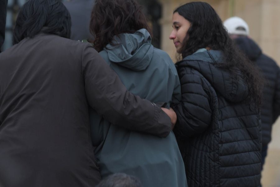 Fotos: Dolor y lágrimas en la concentración en recuerdo a Lukas Agirre