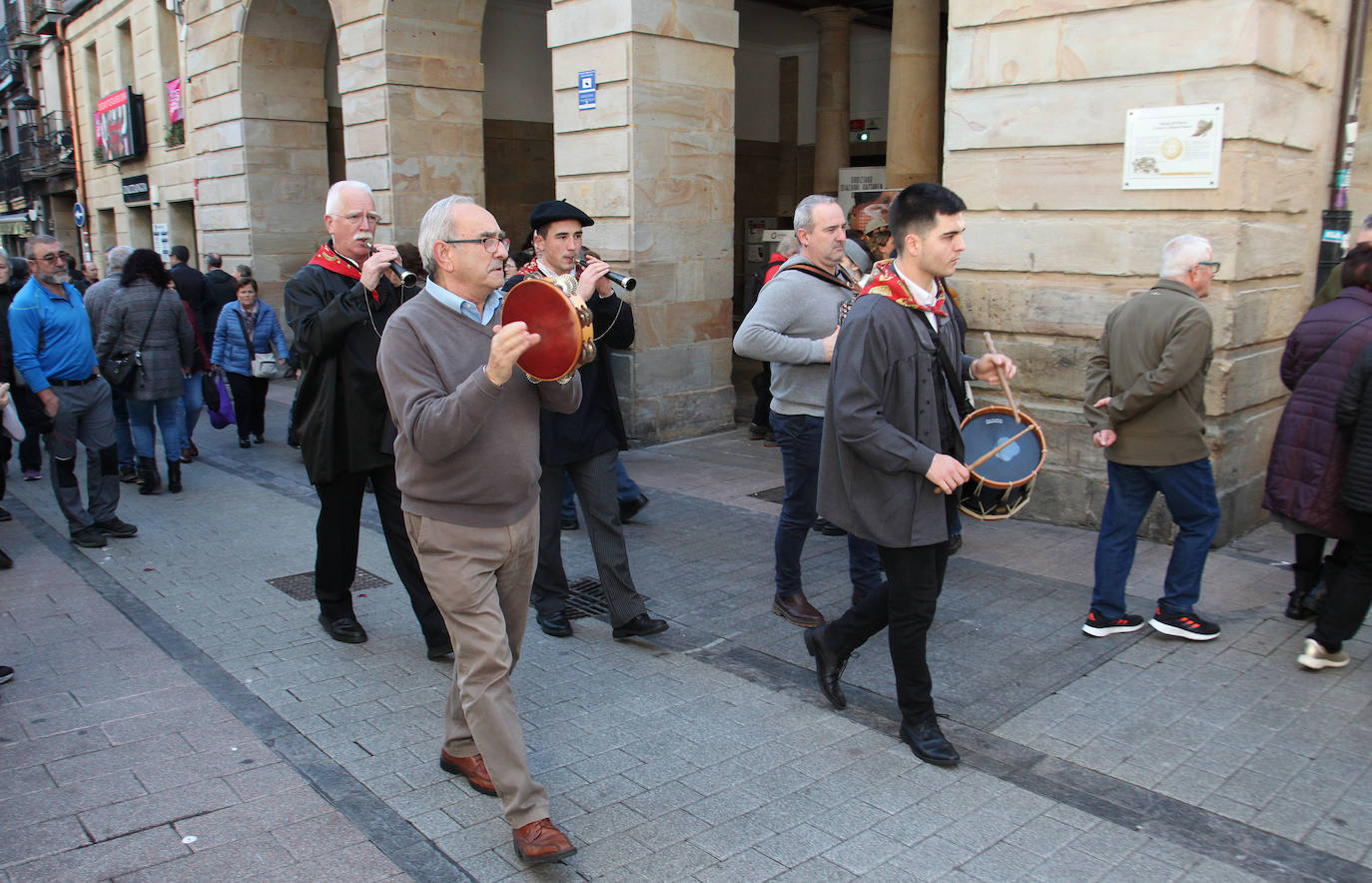 Fotos: Ambiente navideño en una feria muy especial en Ordizia