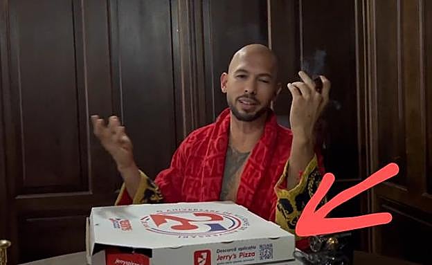 Extracto del vídeo de Tate con una pizza de una cadena rumana.