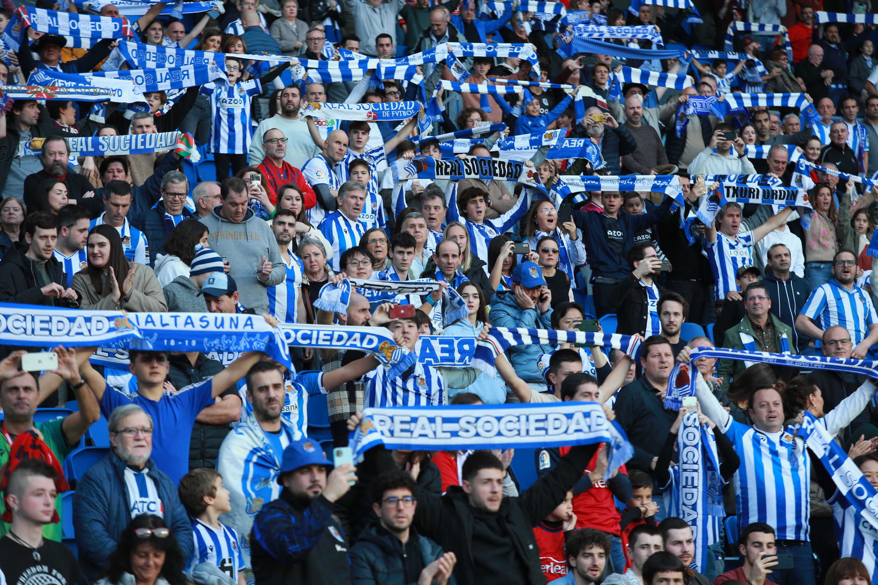 Fotos: Búscate en la grada