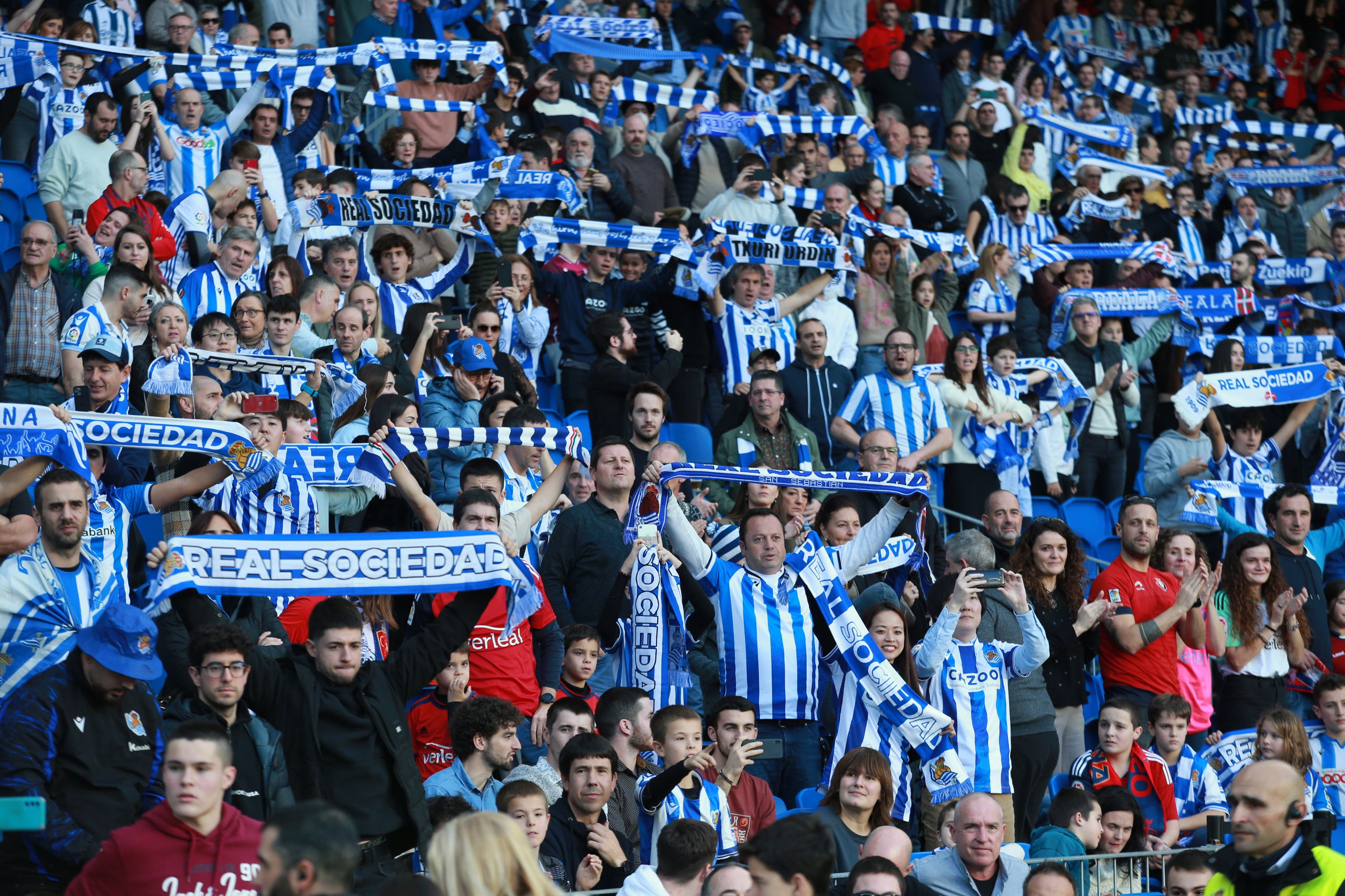 Fotos: Búscate en la grada