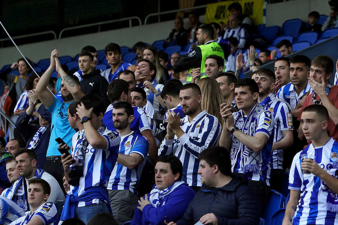 Fotos: Búscate en la grada