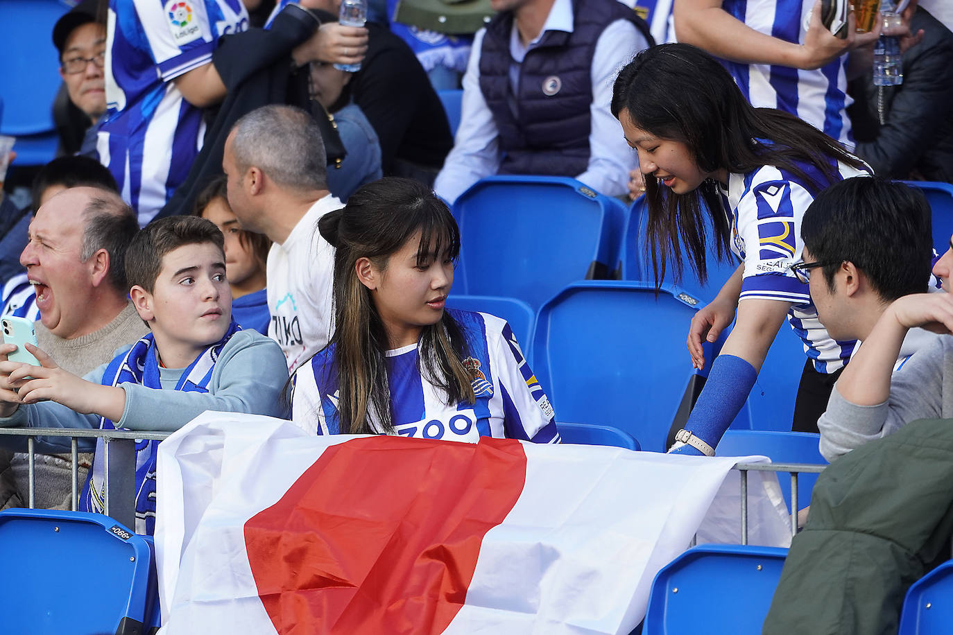 Fotos: Búscate en la grada