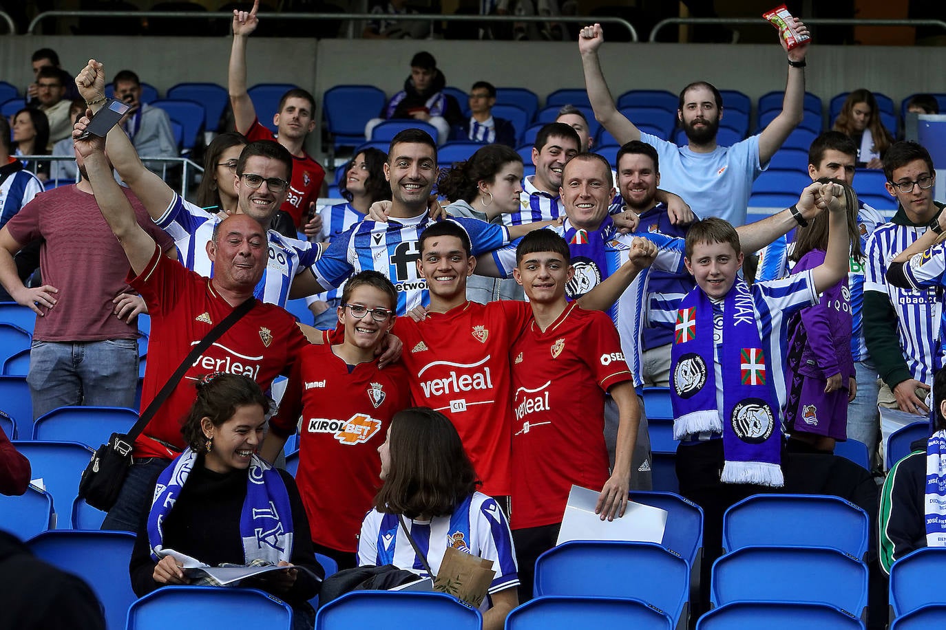 Fotos: Búscate en la grada