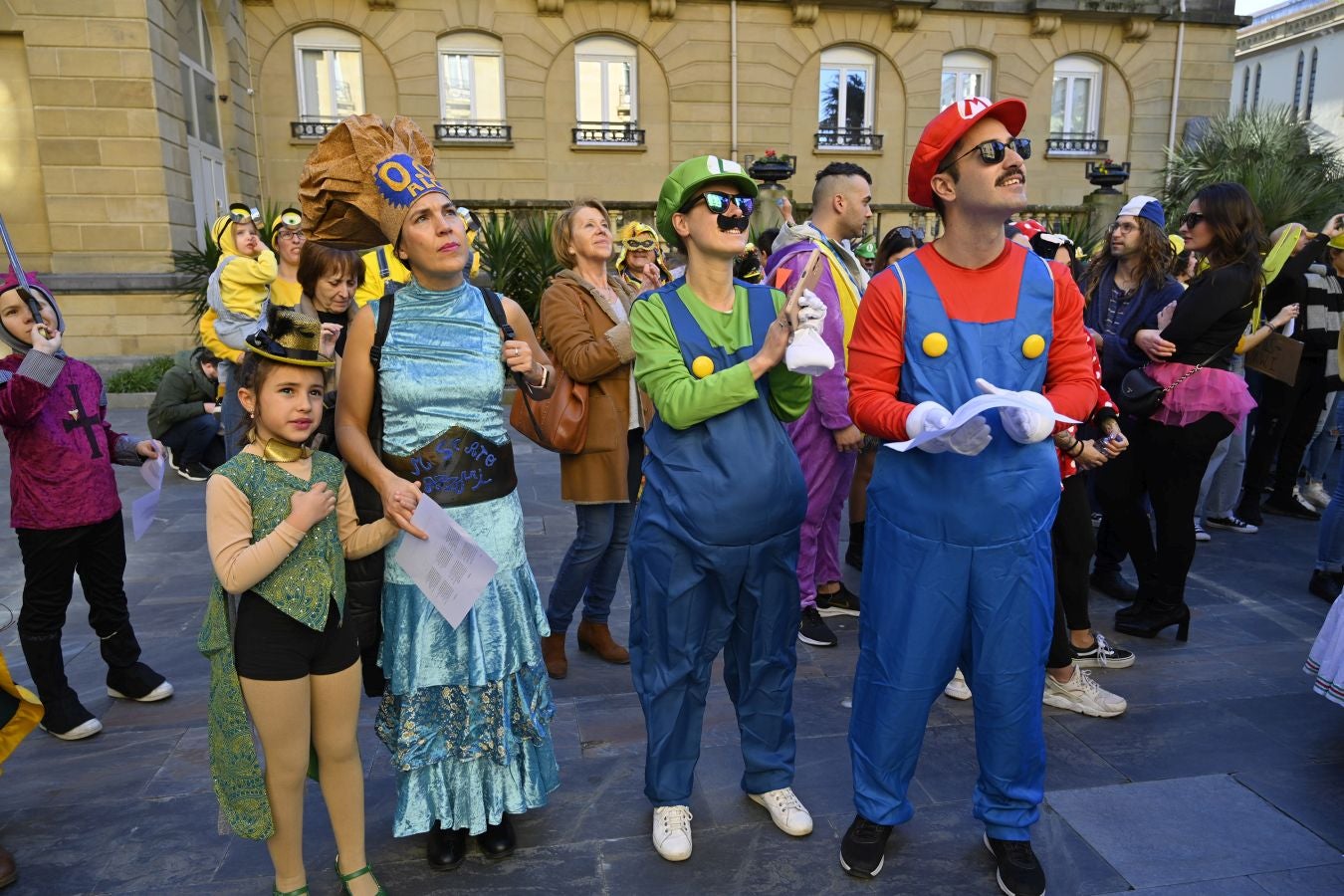 La Diosa Momo ordena diversión