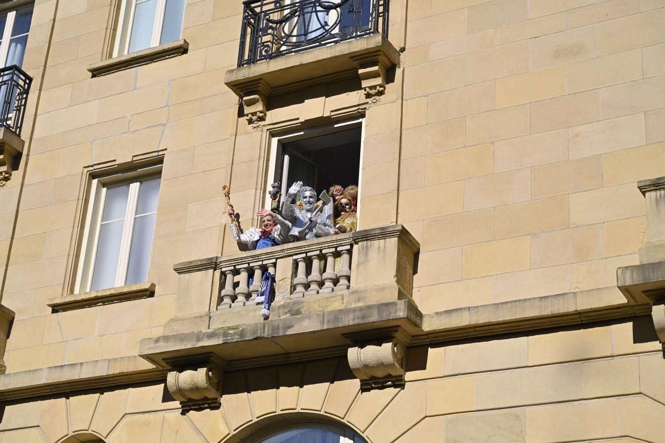 La Diosa Momo ordena diversión