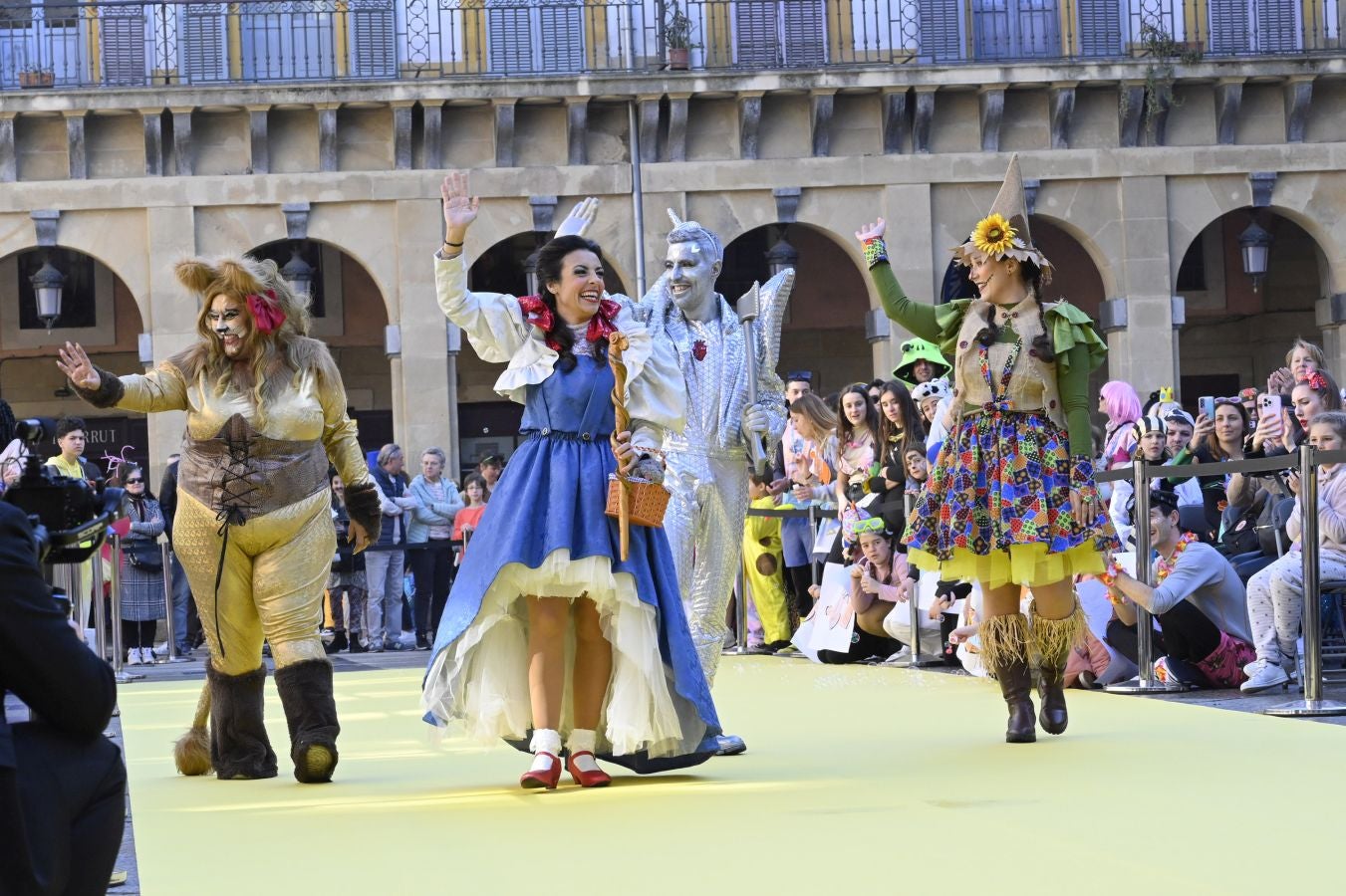 La Diosa Momo ordena diversión