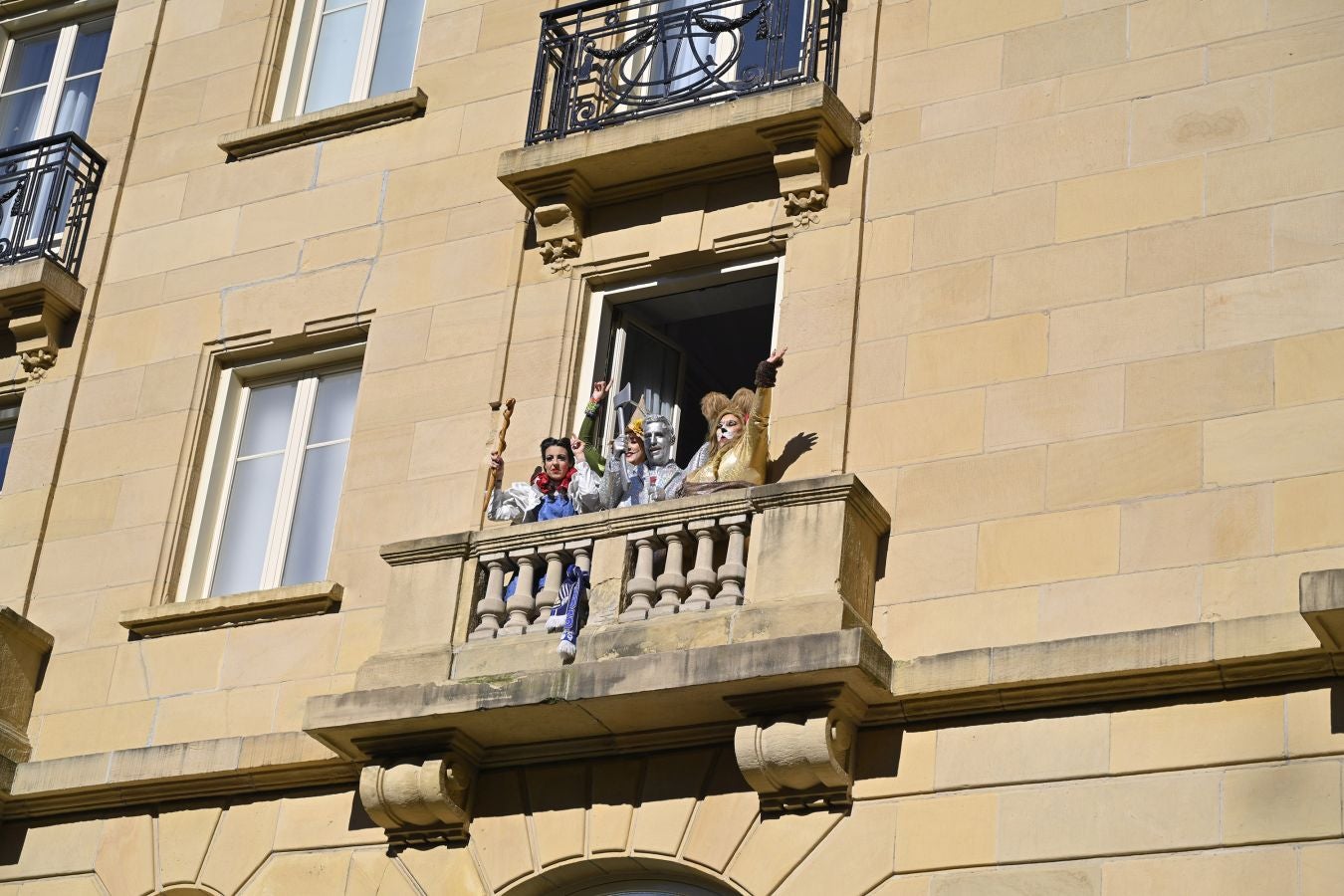 La Diosa Momo ordena diversión