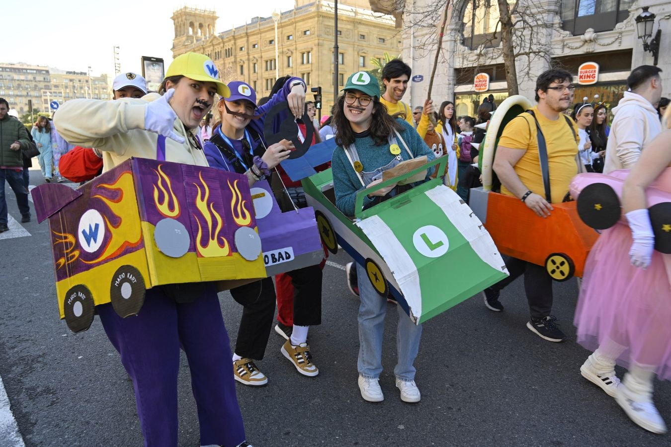 La Diosa Momo ordena diversión