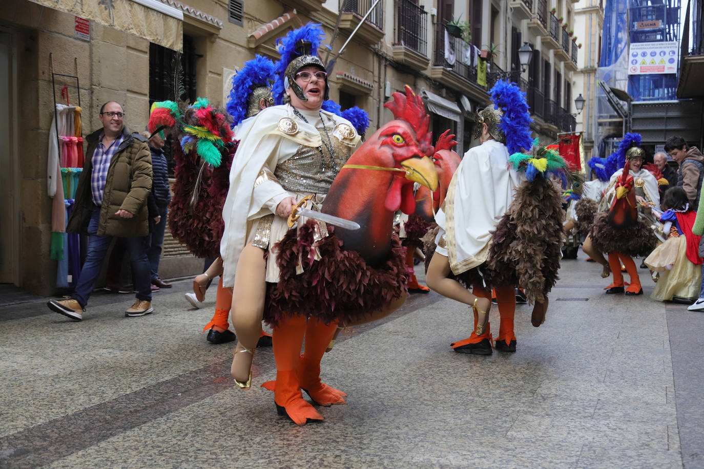 Gallos, Jardineros y Bebés ponen el color en Donostia