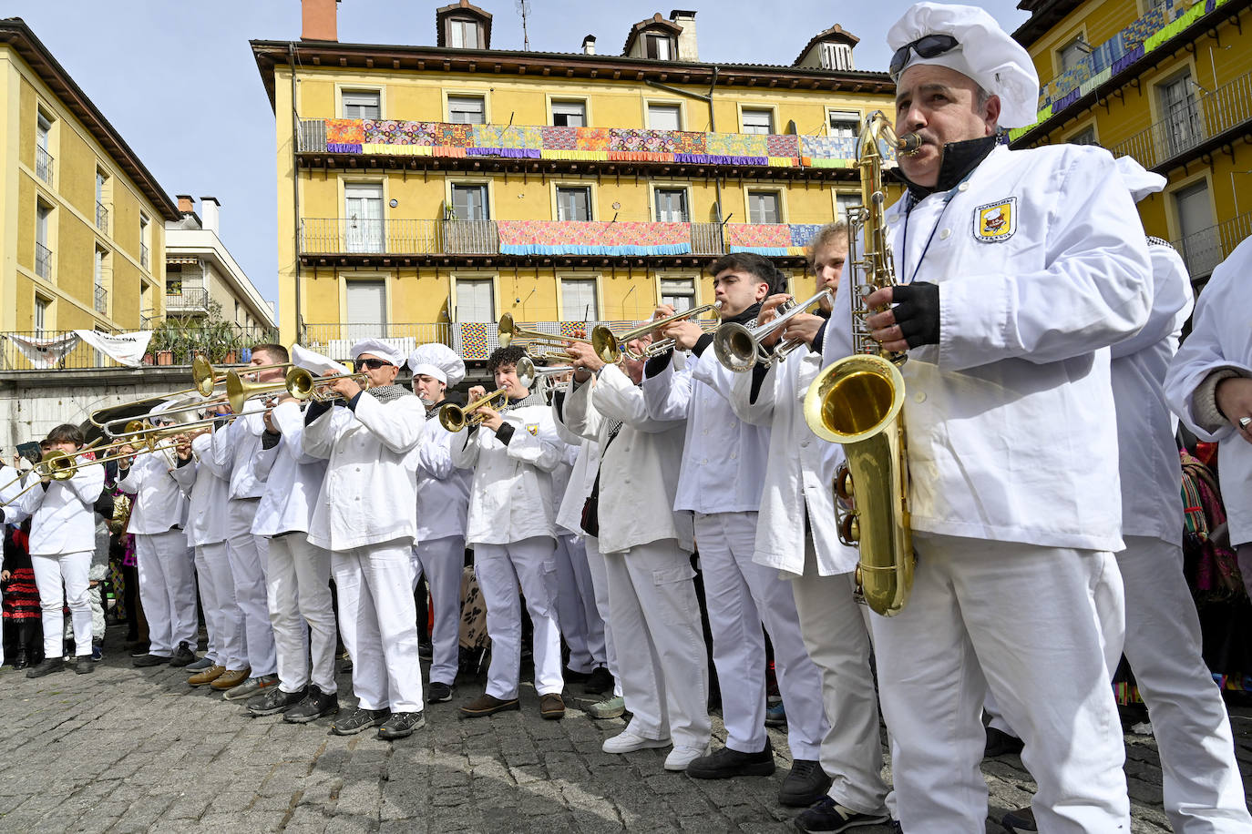 Asteartita pone el broche final a los carnavales de Tolosa