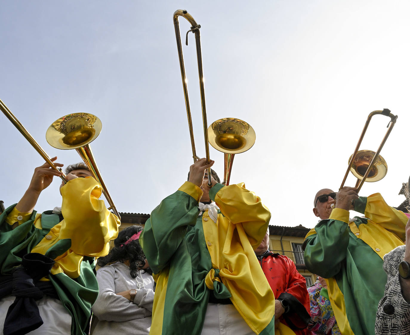 Asteartita pone el broche final a los carnavales de Tolosa