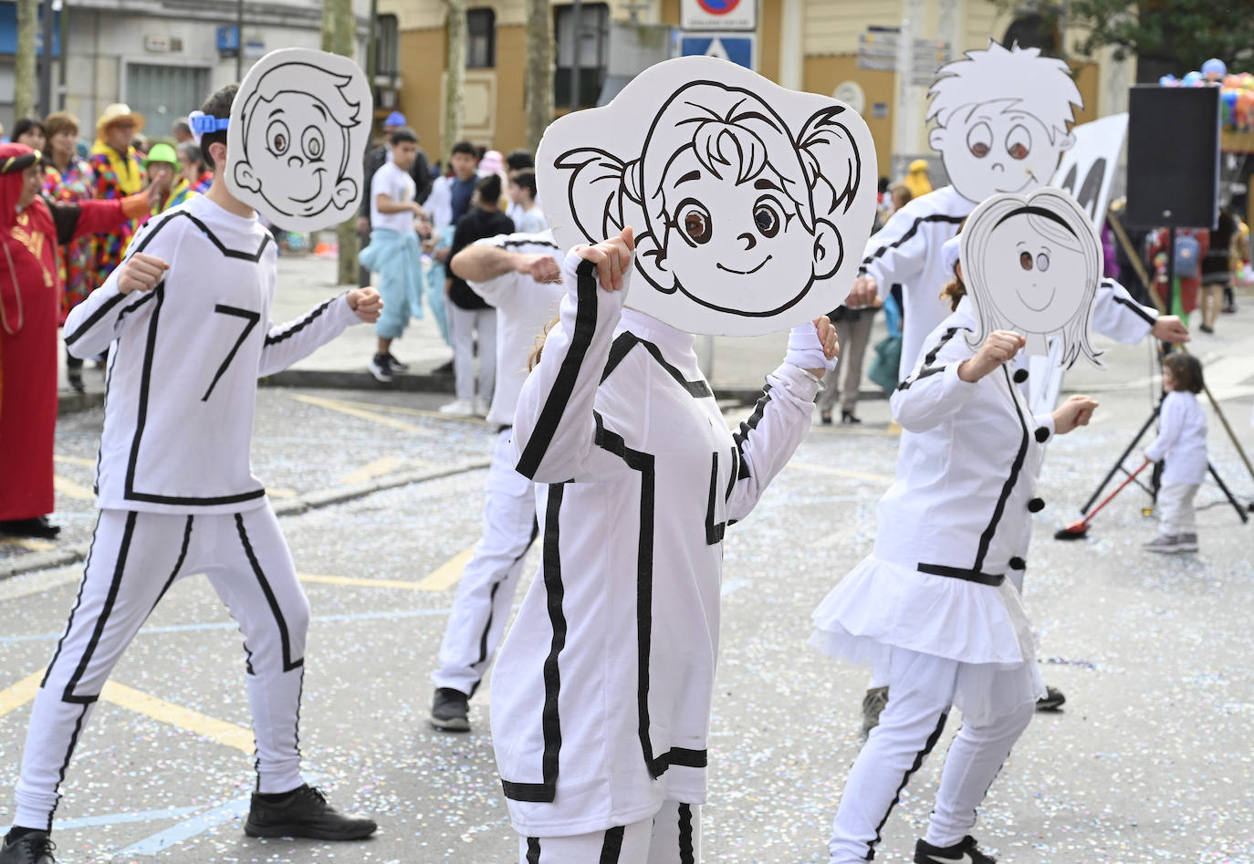 Asteartita pone el broche final a los carnavales de Tolosa