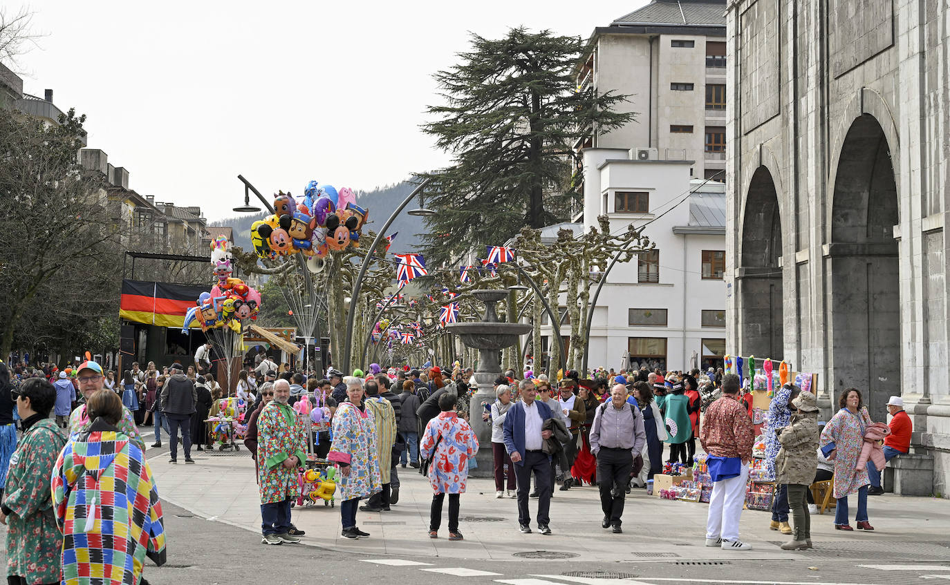 Asteartita pone el broche final a los carnavales de Tolosa