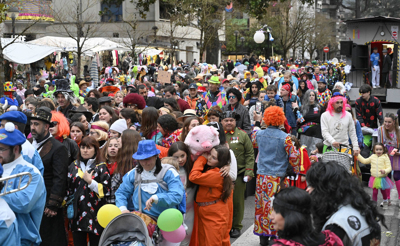 Asteartita pone el broche final a los carnavales de Tolosa