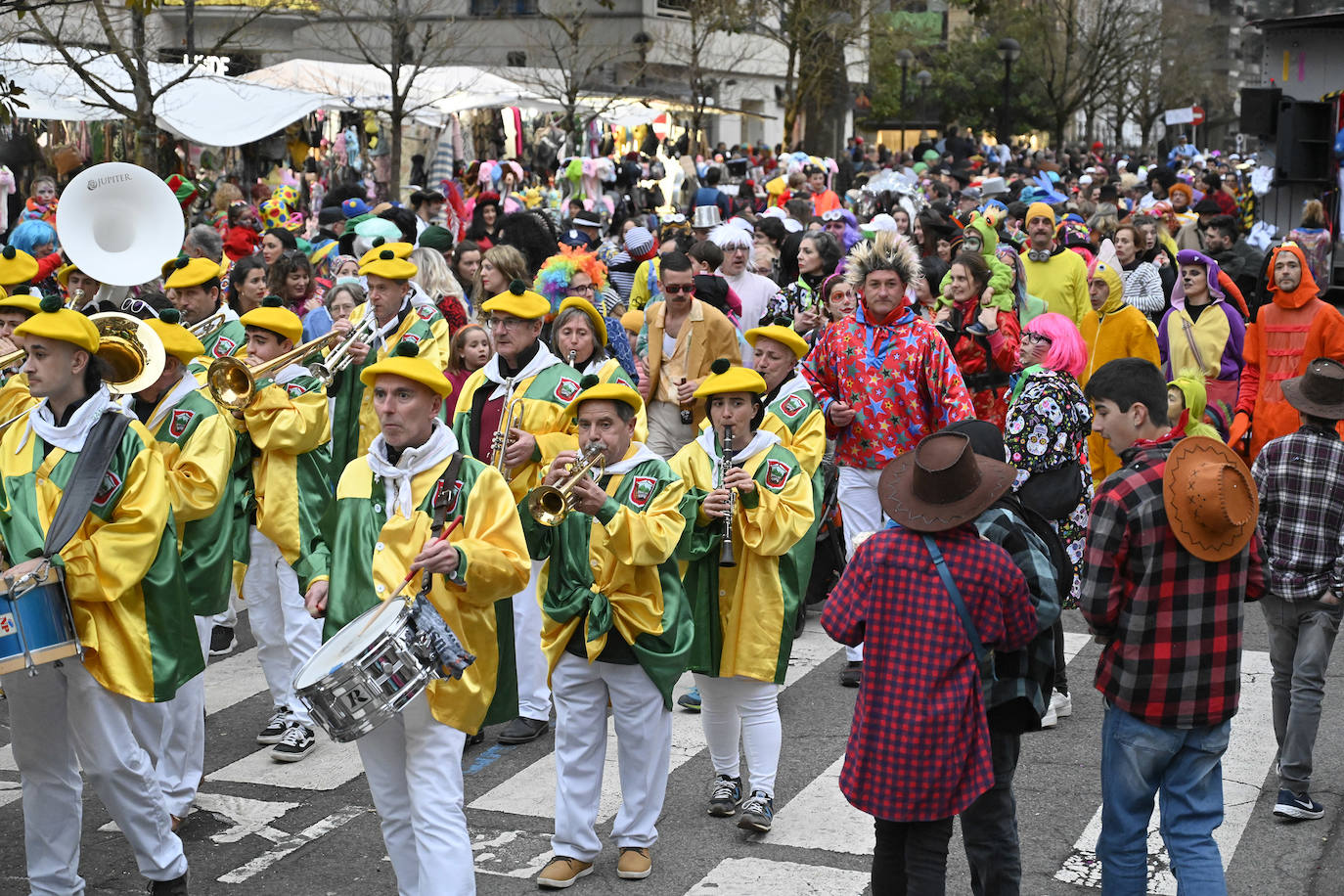 Asteartita pone el broche final a los carnavales de Tolosa