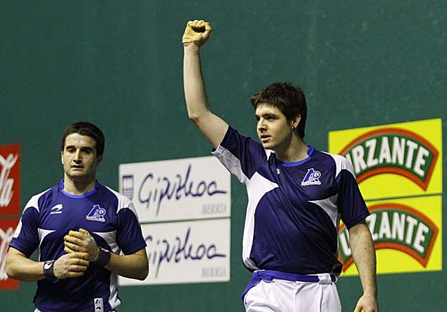 Iker Irribarria, el día de su debut el 22 de marzo de 2015 en el Astelena.