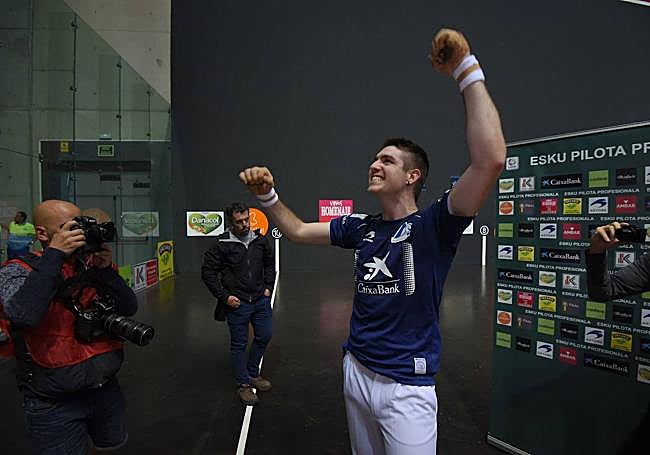 Irribarria celebra su segunda txapela en el Manomanista el 9 de junio de 2019.