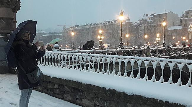 Imagen antes - Los carretes de los teléfonos móviles se llenaron de fotografías