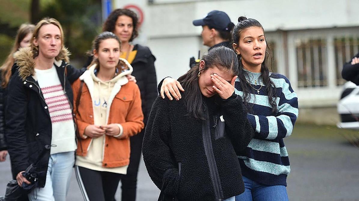 Así fue el ataque del alumno a su profesora en San Juan de Luz