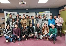 Miembros de la comunidad educativa en la presentación celebrada este jueves.