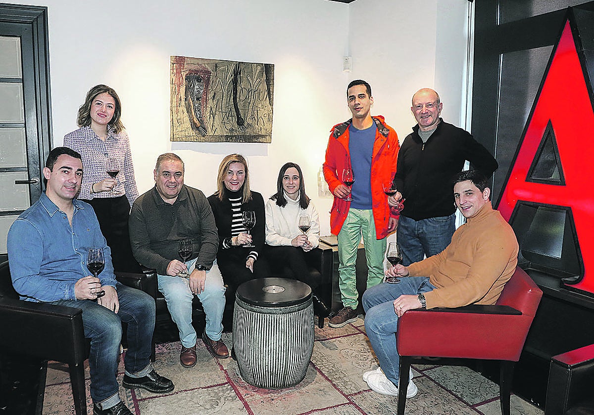 De izquierda a derecha: Javier Caneja (Rekondo), Shua Ibáñez y Mariano Rodríguez (Arzak), Estela Velasco (Kokotxa), Lucía Marcilla y Tony Belisario (Arzak), Joxemi Ayerbe (Gandarias) y José Manuel Borrella (Martín Berasategui).