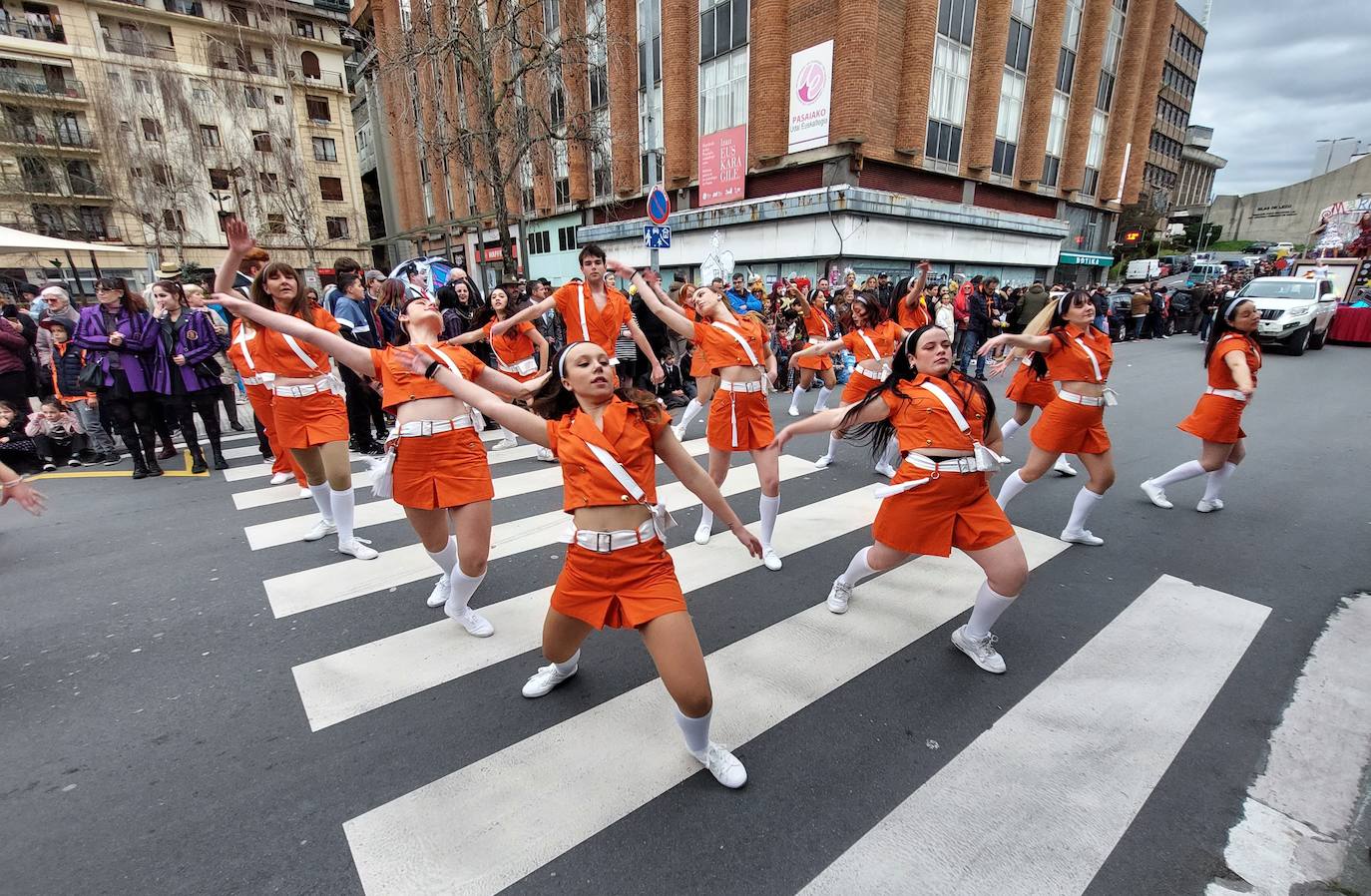 La magia del Carnaval alegra Trintxerpe