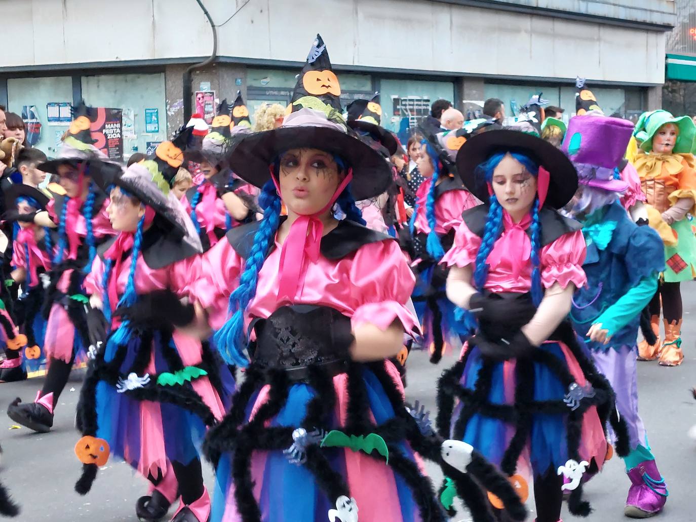 La magia del Carnaval alegra Trintxerpe