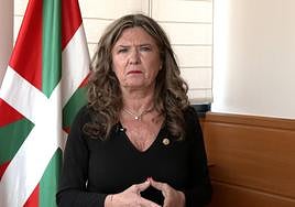 «Nunca hemos invertido tanto como ahora en Osakidetza», responde Gotzone Sagardui