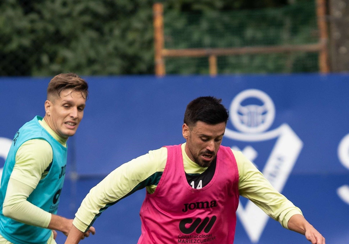 Javi Muñoz entrenando en Atxabalpe.