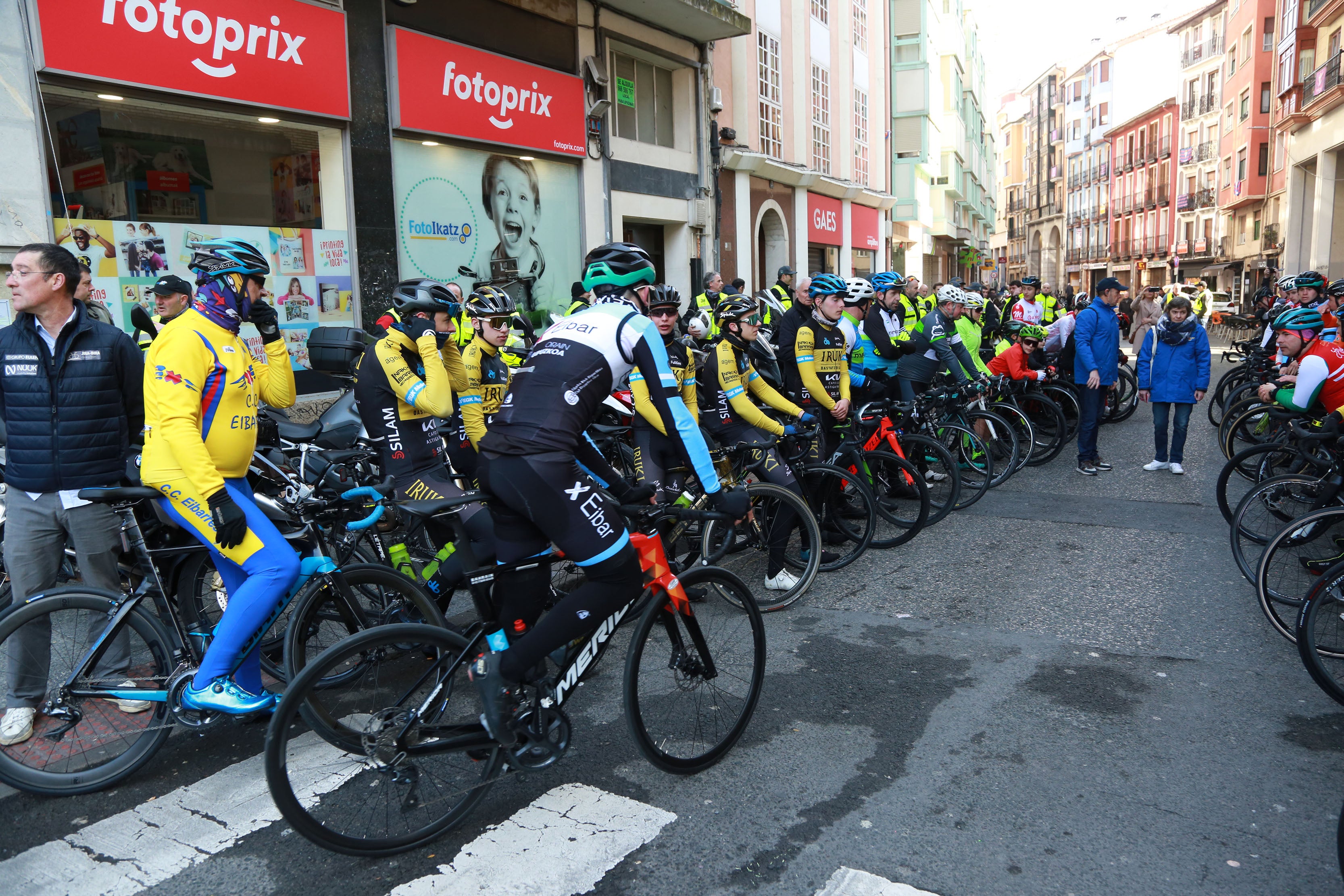 Protesta del ciclismo guipuzcoano