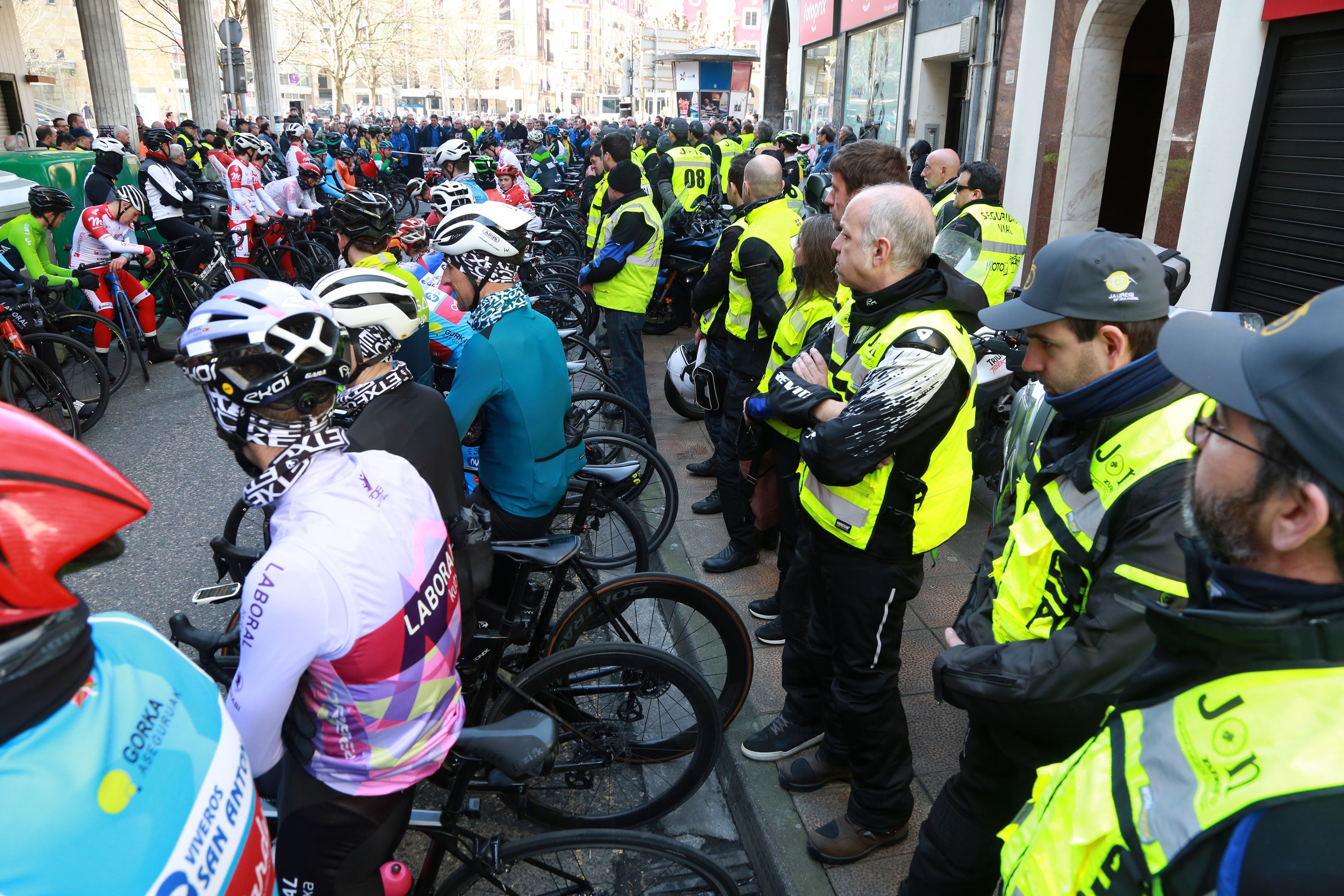 Protesta del ciclismo guipuzcoano