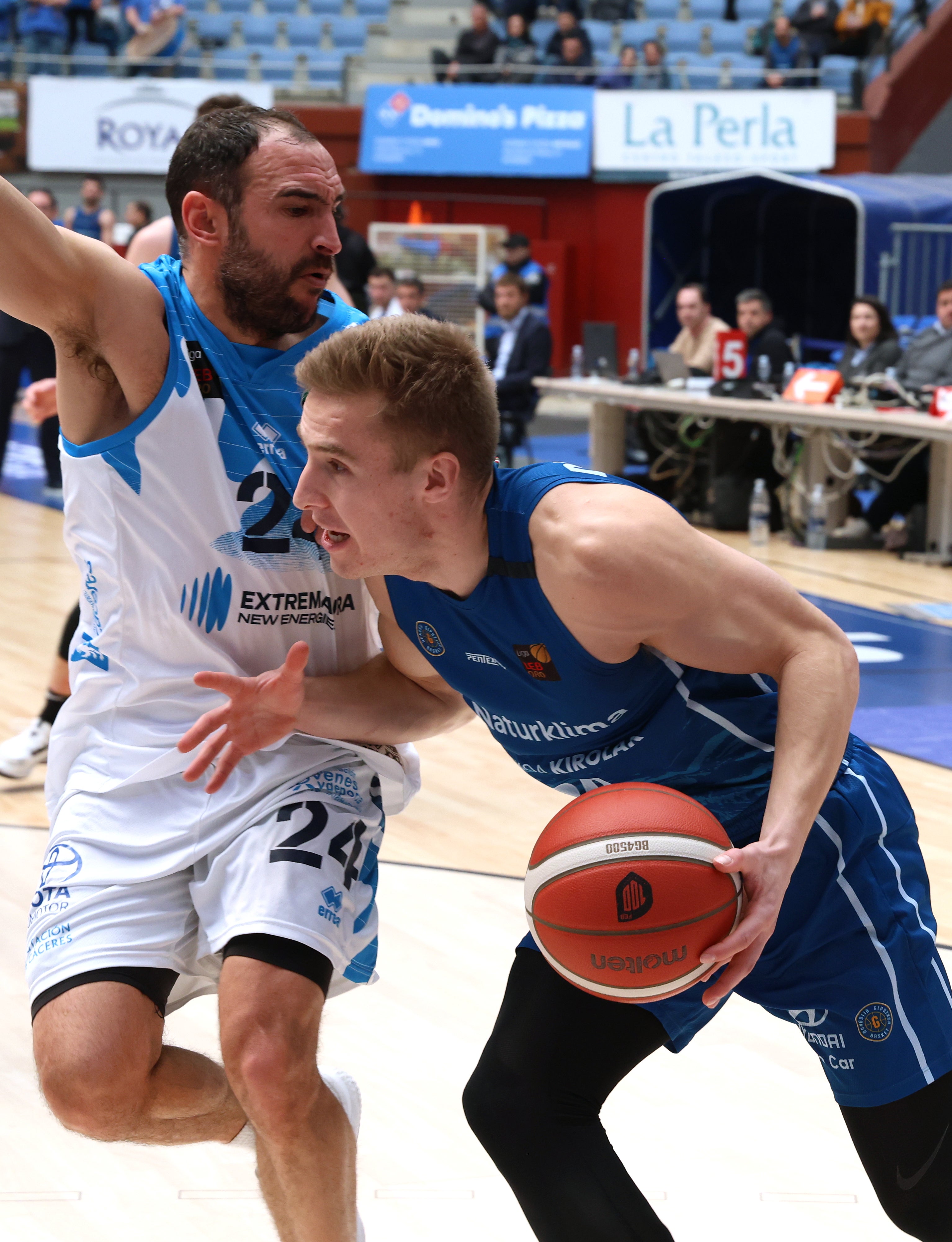 El Guuk GBC, enrachado