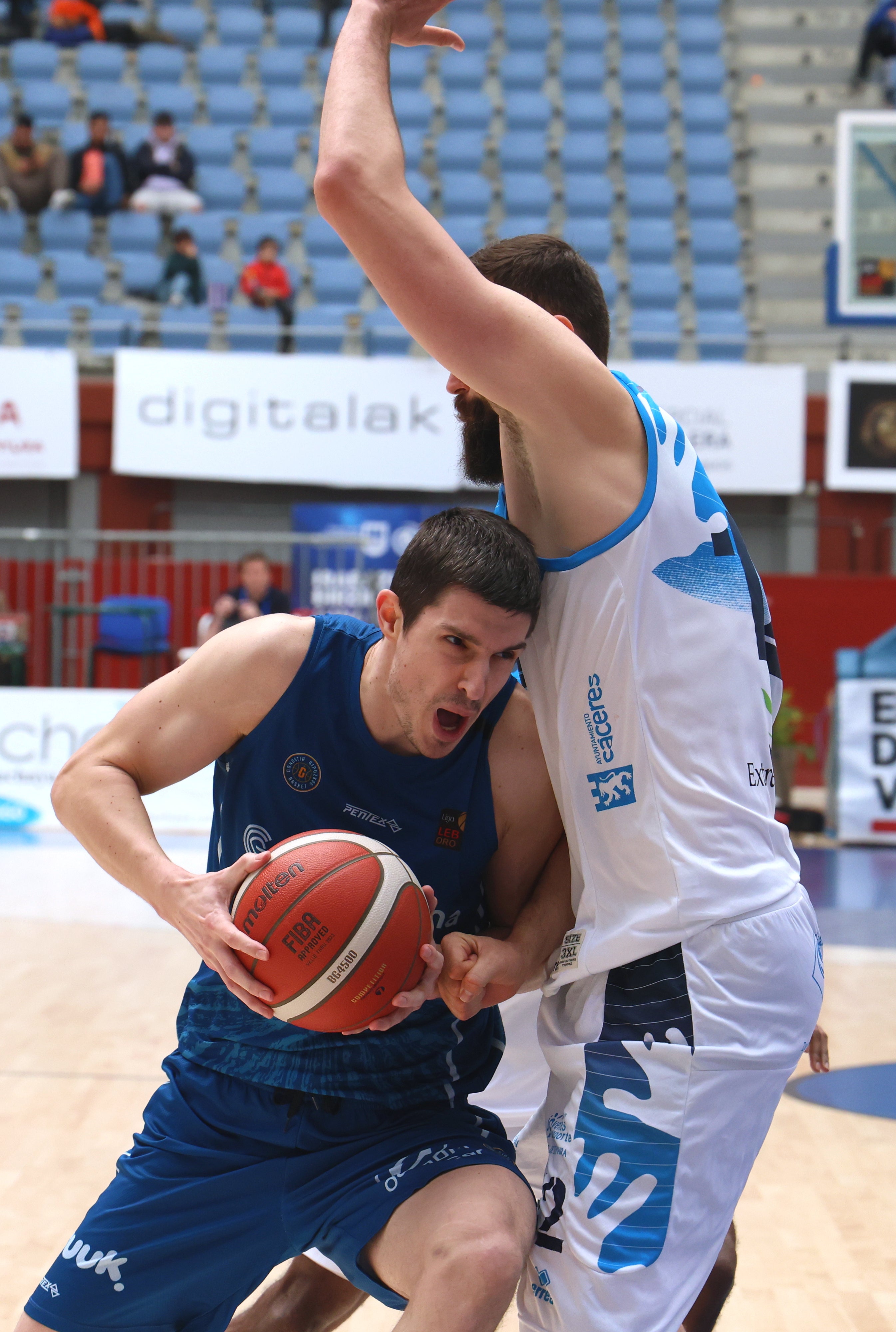 El Guuk GBC, enrachado