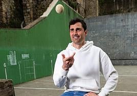 Mikel Lezama, en la Parte Vieja de Donostia.