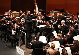 Roderick Cox dirige a la Euskadiko Orkestra, este viernes en el Kursaal.