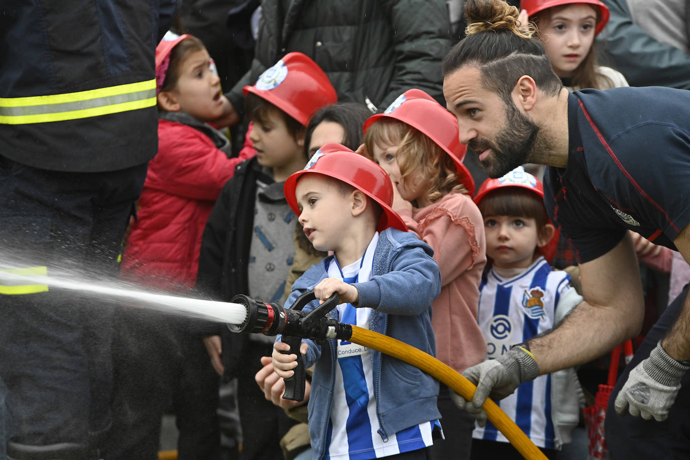 Las mejores imágenes de la jornada de puertas abiertas en el parque de bomberos