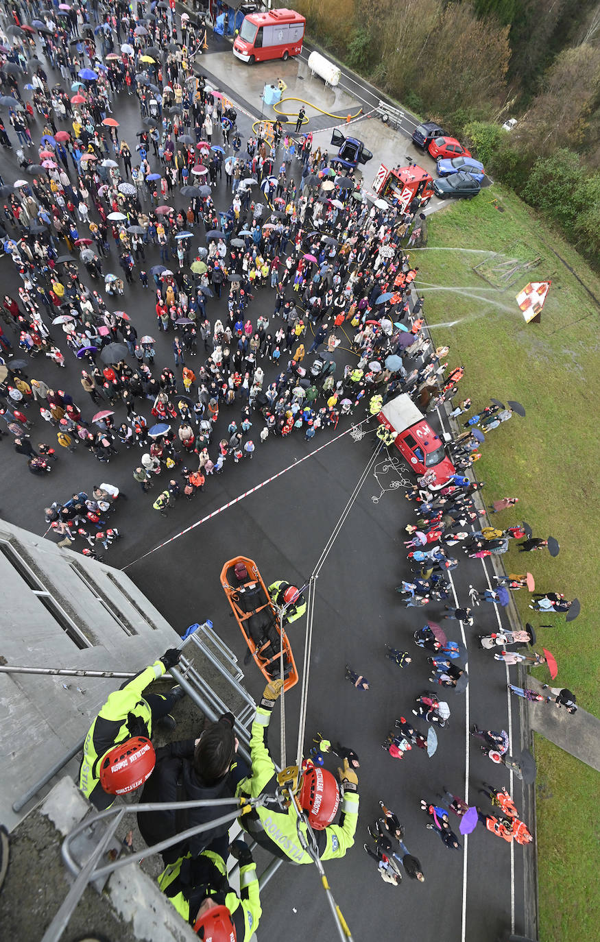 Las mejores imágenes de la jornada de puertas abiertas en el parque de bomberos
