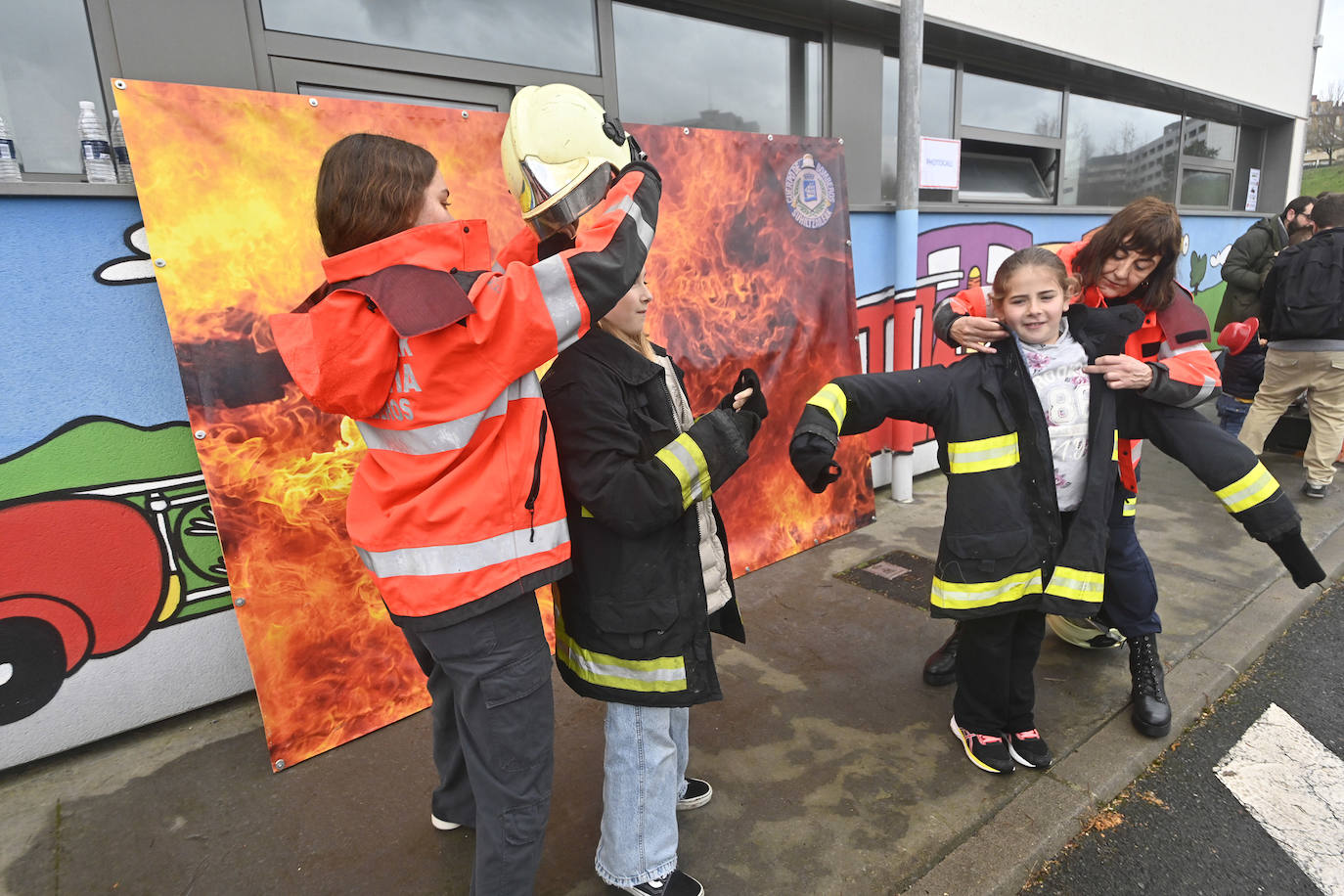 Las mejores imágenes de la jornada de puertas abiertas en el parque de bomberos