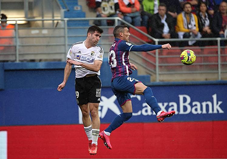 El Eibar logró un triunfo importante ante el Burgos en Ipurua.