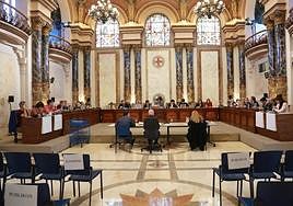 La corporación municipal, en un momento del Pleno celebrado este lunes.