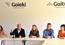 Ayer presentaron la iniciativa en Goieki los representantes institucionales.